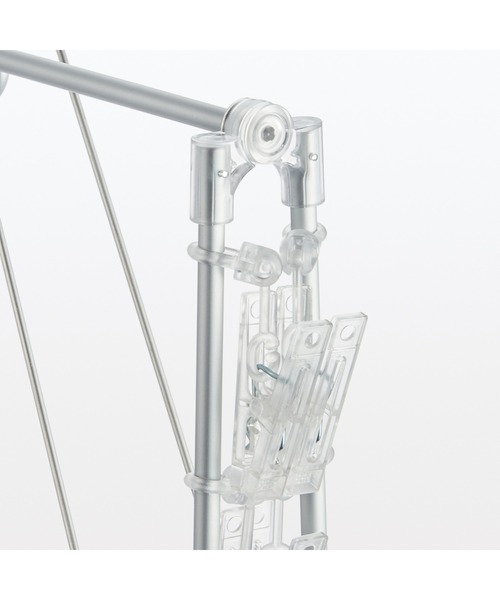 無印良品（ムジルシリョウヒン）の「アルミ角型ハンガー　２４ピンチ／約幅６１×奥行３６ｃｍ（ランドリーグッズ・メンズ・シルバー・FREE）」の5枚目の写真