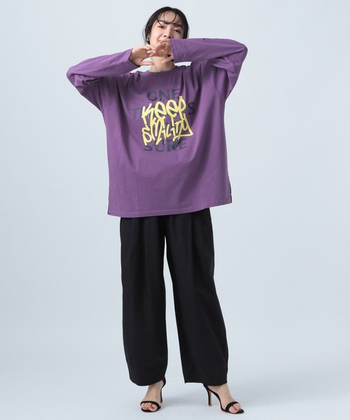 BAYFLOW(ベイフロー)の「グラフィックロングTシャツ(Tシャツ/カットソー・レディース・オフホワイト/チャコール/パープル・FREE)」の11枚目の写真