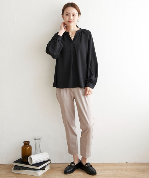 IKKA LOUNGE（イッカラウンジ）の「クルミボタンスキッパーブラウス（シャツ/ブラウス・レディース・その他1/ブラック/オフホワイト・S/L/M）」の8枚目の写真