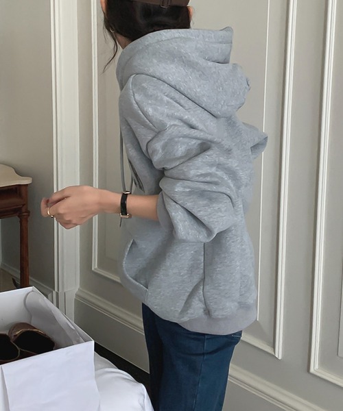 LAFFMO（ラフモ）の「オーバーサイズロゴプリントフーディー（パーカー・レディース・ライトグレー/ダークグレー/ネイビー・F）」の6枚目の写真