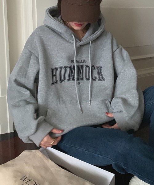 LAFFMO（ラフモ）の「オーバーサイズロゴプリントフーディー（パーカー・レディース・ライトグレー/ダークグレー/ネイビー・F）」の7枚目の写真