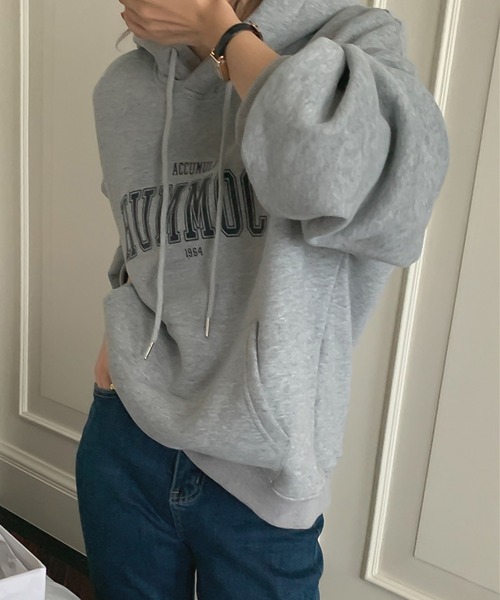 LAFFMO（ラフモ）の「オーバーサイズロゴプリントフーディー（パーカー・レディース・ライトグレー/ダークグレー/ネイビー・F）」の19枚目の写真