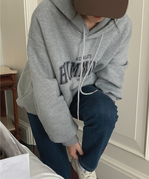 LAFFMO（ラフモ）の「オーバーサイズロゴプリントフーディー（パーカー・レディース・ライトグレー/ダークグレー/ネイビー・F）」の21枚目の写真