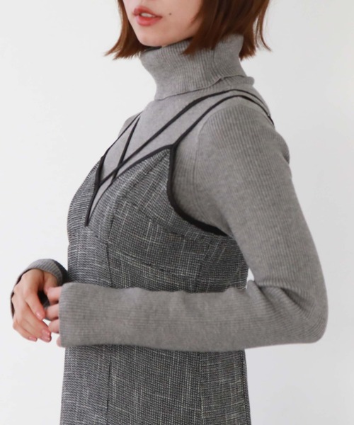 archives（アルシーヴ）の「ポイントチャームタートルリブニット（ニット/セーター・レディース・アイボリー/ブラック/ピンクベージュ/グレー・MEDIUM）」の10枚目の写真