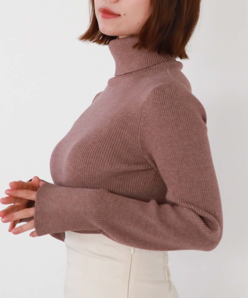 archives（アルシーヴ）の「ポイントチャームタートルリブニット（ニット/セーター・レディース・アイボリー/ブラック/ピンクベージュ/グレー・MEDIUM）」の15枚目の写真