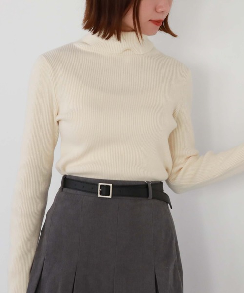 archives（アルシーヴ）の「ポイントチャームタートルリブニット（ニット/セーター・レディース・アイボリー/ブラック/ピンクベージュ/グレー・MEDIUM）」の6枚目の写真