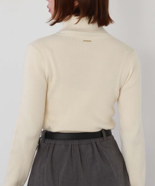 archives（アルシーヴ）の「ポイントチャームタートルリブニット（ニット/セーター・レディース・アイボリー/ブラック/ピンクベージュ/グレー・MEDIUM）」の7枚目の写真