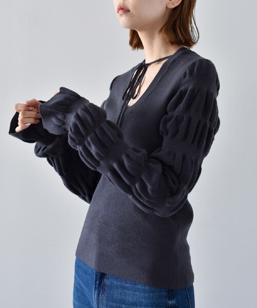 CODE A（コードエー）の「◆CODE A ｜ gathered sleeves knit（ニット/セーター・レディース・グレー/ブラック/ダークパープル・00）」の20枚目の写真