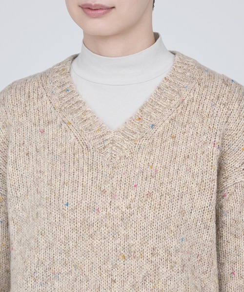 無印良品(ムジルシリョウヒン)の「ウールヤク混ネップ糸Vネックセーター(ニット/セーター・レディース・ライトブルー/オートミール/チャコールグレー・L/M/S/XXL/XS/XL)」の13枚目の写真