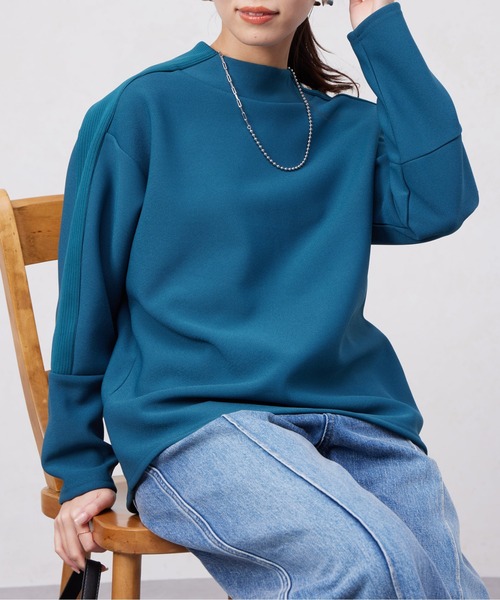Chez toi(シェトワ)の「リブ切替接結カットジョーゼットプルオーバー(Tシャツ/カットソー・レディース・ブラック/グレイッシュベージュ/グリーン・FREE)」の3枚目の写真