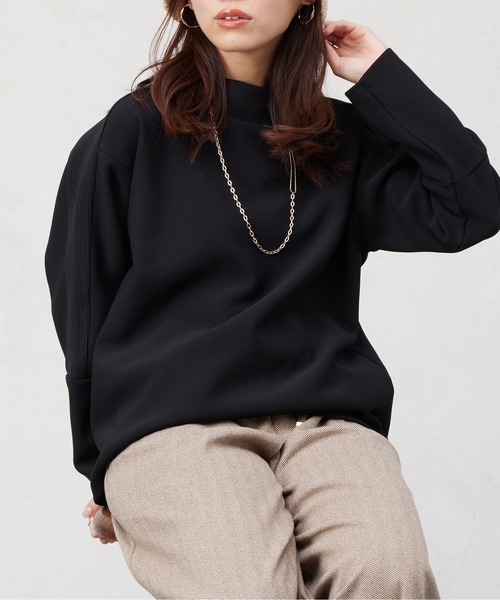Chez toi(シェトワ)の「リブ切替接結カットジョーゼットプルオーバー(Tシャツ/カットソー・レディース・ブラック/グレイッシュベージュ/グリーン・FREE)」の1枚目の写真