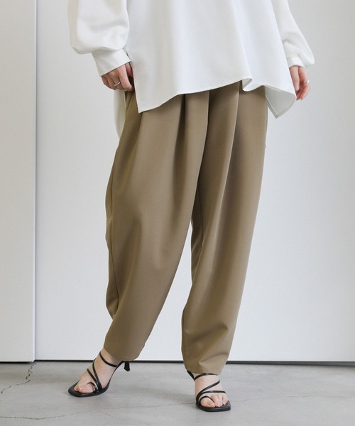 select MOCA(セレクトモカ)の「ダブルタックテーパードパンツ(スラックス・レディース・カーキオリーブ/チャコールグレー・MEDIUM/LARGE)」の16枚目の写真