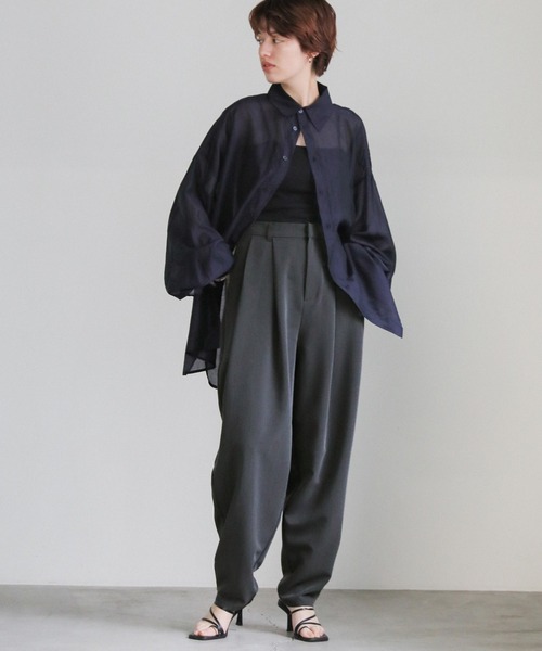 select MOCA(セレクトモカ)の「ダブルタックテーパードパンツ(スラックス・レディース・カーキオリーブ/チャコールグレー・MEDIUM/LARGE)」の3枚目の写真