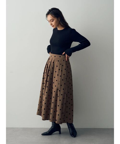 YECCA VECCA（イェッカヴェッカ）の「フロッキードットフレアスカート（スカート・レディース・ブラック/ダークベージュ・S/M）」の4枚目の写真