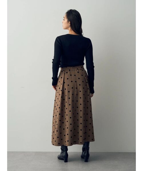 YECCA VECCA（イェッカヴェッカ）の「フロッキードットフレアスカート（スカート・レディース・ブラック/ダークベージュ・S/M）」の6枚目の写真