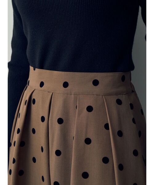 YECCA VECCA（イェッカヴェッカ）の「フロッキードットフレアスカート（スカート・レディース・ブラック/ダークベージュ・S/M）」の12枚目の写真