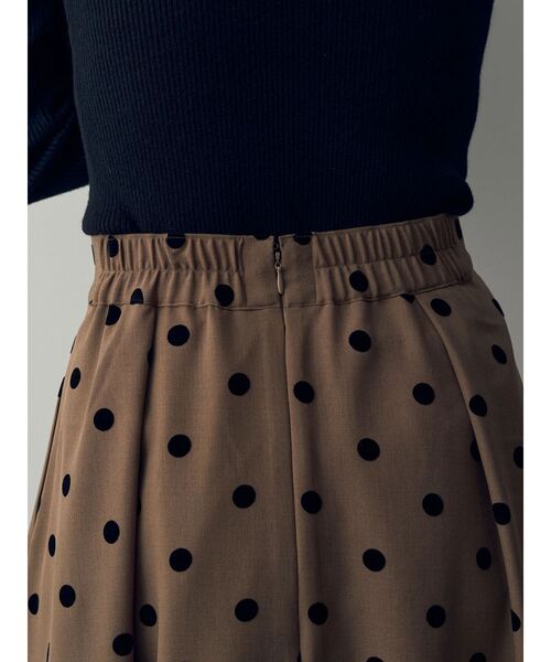 YECCA VECCA（イェッカヴェッカ）の「フロッキードットフレアスカート（スカート・レディース・ブラック/ダークベージュ・S/M）」の13枚目の写真