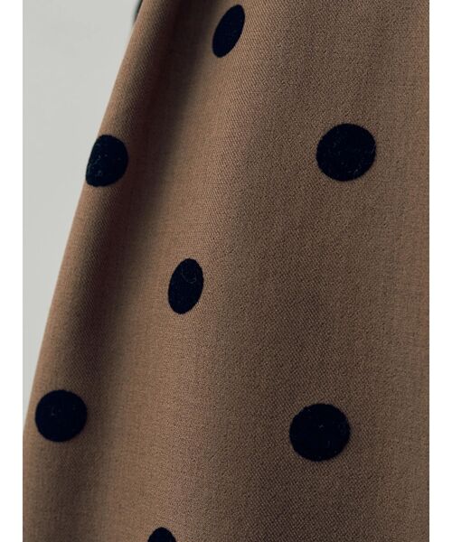 YECCA VECCA（イェッカヴェッカ）の「フロッキードットフレアスカート（スカート・レディース・ブラック/ダークベージュ・S/M）」の14枚目の写真