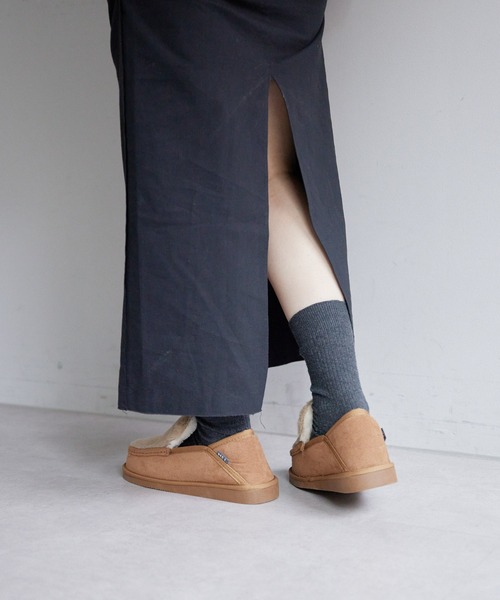 ear PAPILLONNER（イアパピヨネ）の「【MEI(メイ)】モカシン/ファースリッポン（スリッポン・レディース・ベージュ/ブラック・MEDIUM/LARGE）」の17枚目の写真