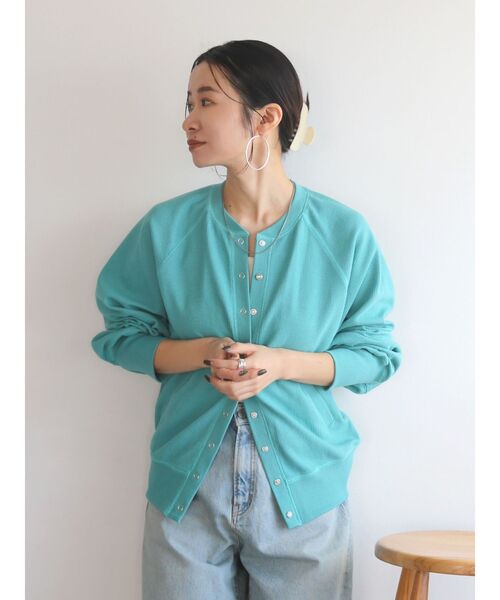 Ungrid（アングリッド）の「スリーブボリュームカットカーデ（カーディガン/ボレロ・レディース・アイボリー/チャコールグレー/ブルー・FREE）」の20枚目の写真