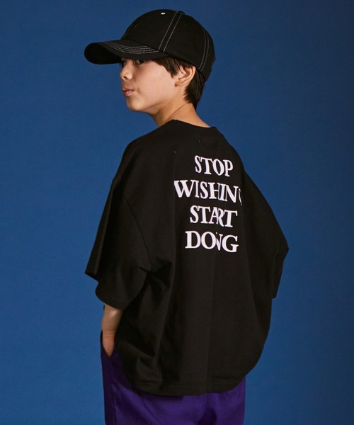 PAIRMANON STREET(ペアマノンストリート)の「【PAIRMANON STREET】アソート バックプリント ビッグシルエット 半袖 Tシャツ(Tシャツ/カットソー・キッズ・ブラック系その他2/ブルー系その他2/イエロー系その他/ブラック系その他/ブラック系その他3/ベージュ系その他3/ホワイト系その他2/ブルー系その他/レッド系その他/ブラック系その他4/ホワイト系その他/ベージュ系その他/ベージュ系その他2・100/150/130/140/90/110/120)」の4枚目の写真