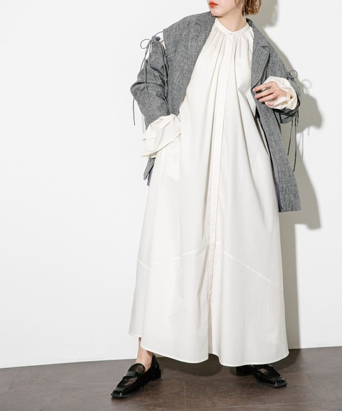 KBF（ケイビーエフ）の「フレアスリーブワンピース（ワンピース・レディース・ブラウン系その他/ブルー/オフホワイト・36/38）」の2枚目の写真