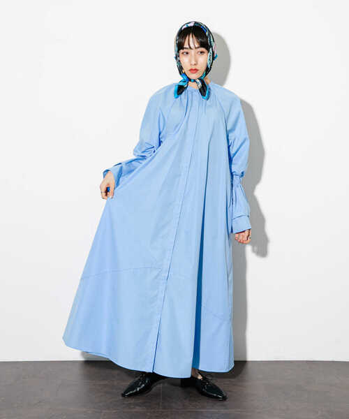 KBF（ケイビーエフ）の「フレアスリーブワンピース（ワンピース・レディース・ブラウン系その他/ブルー/オフホワイト・36/38）」の20枚目の写真