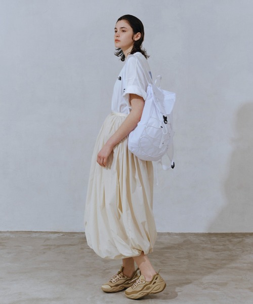 emmi(エミ)の「撥水パッカブルライトバックパック(バックパック/リュック・レディース・ターコイズブルー/ブラック/ホワイト/モカ・FREE)」の2枚目の写真