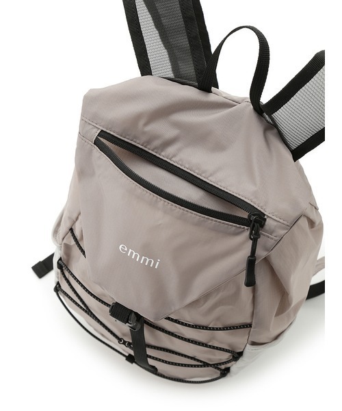 emmi(エミ)の「撥水パッカブルライトバックパック(バックパック/リュック・レディース・ターコイズブルー/ブラック/ホワイト/モカ・FREE)」の16枚目の写真