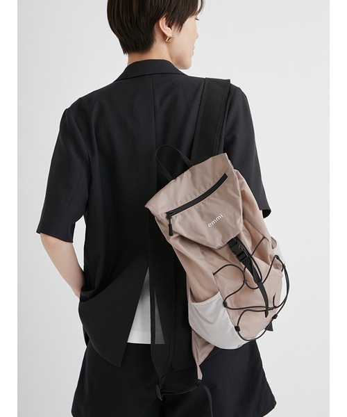 emmi(エミ)の「撥水パッカブルライトバックパック(バックパック/リュック・レディース・ターコイズブルー/ブラック/ホワイト/モカ・FREE)」の9枚目の写真