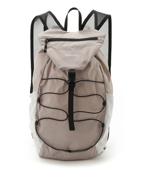 emmi(エミ)の「撥水パッカブルライトバックパック(バックパック/リュック・レディース・ターコイズブルー/ブラック/ホワイト/モカ・FREE)」の10枚目の写真