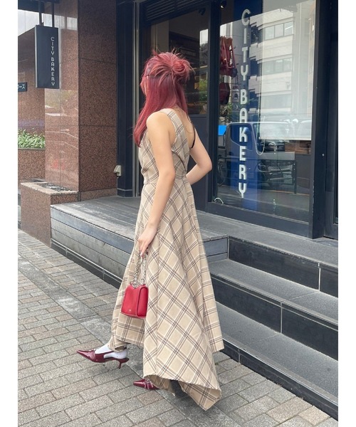 EVRIS(エヴリス)の「フェイクレザードッキングチェックロングワンピース(ワンピース・レディース・ベージュ/ブラック/ネイビー・SMALL/MEDIUM)」の18枚目の写真