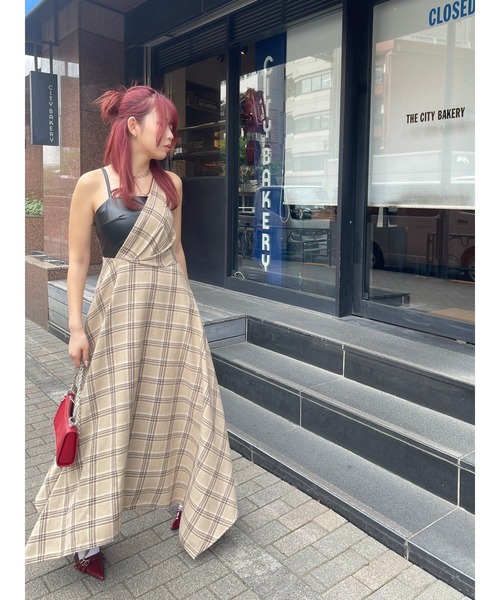 EVRIS(エヴリス)の「フェイクレザードッキングチェックロングワンピース(ワンピース・レディース・ベージュ/ブラック/ネイビー・SMALL/MEDIUM)」の20枚目の写真