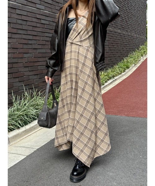 EVRIS(エヴリス)の「フェイクレザードッキングチェックロングワンピース(ワンピース・レディース・ベージュ/ブラック/ネイビー・SMALL/MEDIUM)」の14枚目の写真