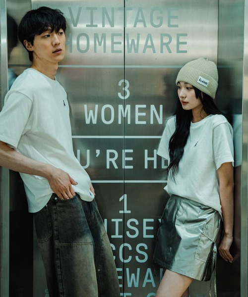 ALAND（エーランド）の「【UNISEX】ALAND／ALOGOワッペンT（Tシャツ/カットソー・レディース・ダークブラウン/ピンク/ネイビー/ホワイト/ブラック・SMALL/LARGE/MEDIUM）」の12枚目の写真