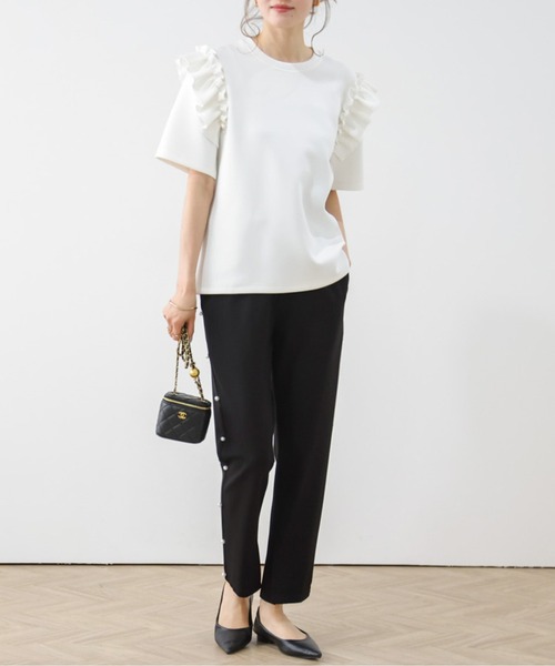 AMELY（エミリー）の「フリルショルダートップス（Tシャツ/カットソー・レディース・ブラック/ホワイト/グレー・フリー）」の6枚目の写真