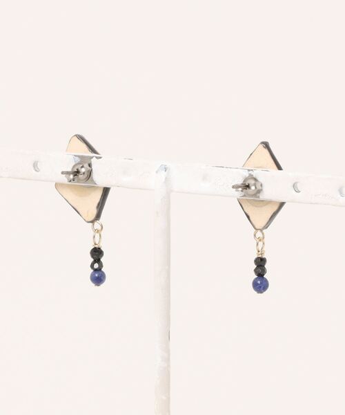 tone(トーン)の「【IRODORI】jewel cut ソーダライト+スピネルのpierce(hishigata)(ピアス(両耳用)・レディース・ブラック・FREE)」の2枚目の写真