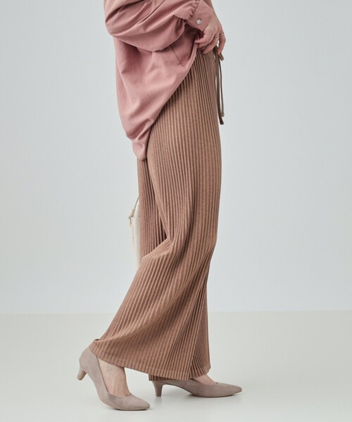 SHOO・LA・RUE（シューラルー）の「【高レビュー/洗える】ゆるリラックス プリーツイージーパンツ（その他パンツ・レディース・ダークグレー/ブラック/キャメル/ライトベージュ/ブルー系その他・02/03/04）」の9枚目の写真