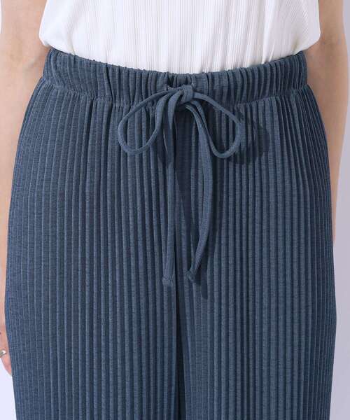 SHOO・LA・RUE（シューラルー）の「【高レビュー/洗える】ゆるリラックス プリーツイージーパンツ（その他パンツ・レディース・ダークグレー/ブラック/キャメル/ライトベージュ/ブルー系その他・02/03/04）」の15枚目の写真
