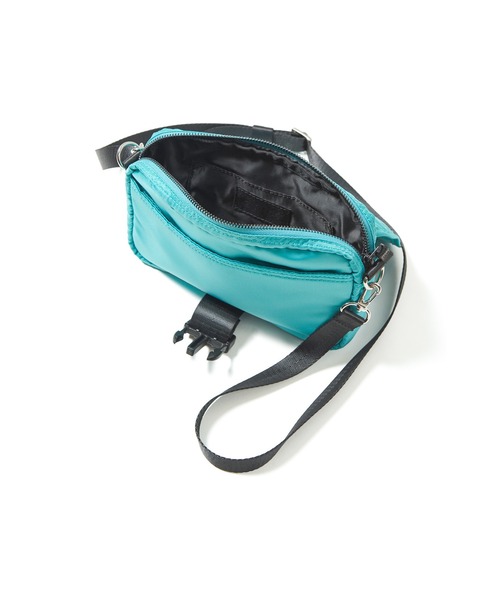 SOPHNET.（ソフネット）の「SMALL CROSSBODY BAG（ボディバッグ/ウエストポーチ・メンズ・ブラック/ブルー・FREE）」の4枚目の写真