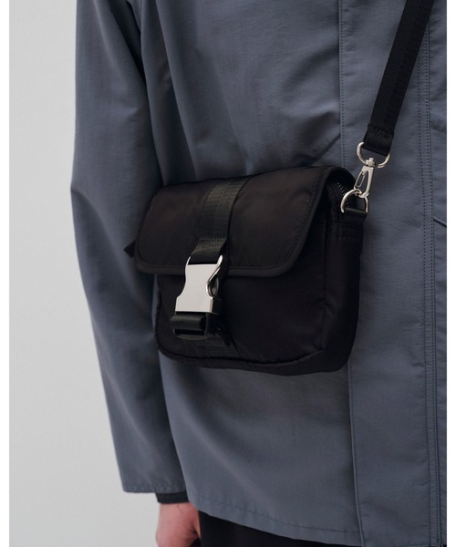 SOPHNET.（ソフネット）の「SMALL CROSSBODY BAG（ボディバッグ/ウエストポーチ・メンズ・ブラック/ブルー・FREE）」の10枚目の写真