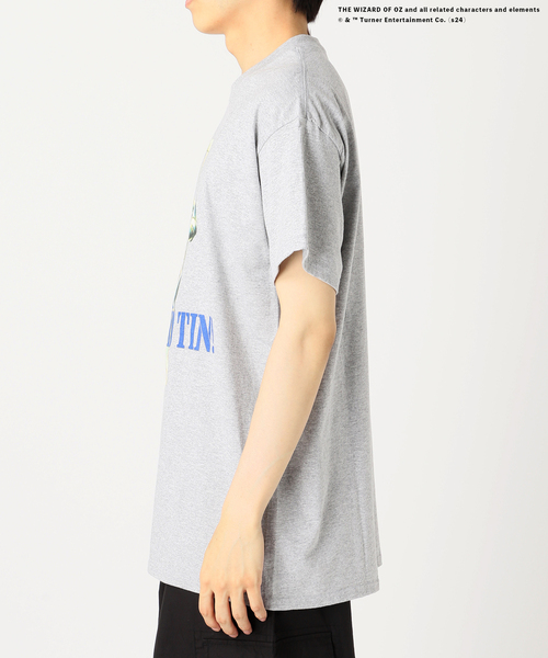 JOURNAL STANDARD relume（ジャーナルスタンダード　レリューム）の「THE WIZARD OF OZ / オズの魔法使い 別注 プリントTシャツ（Tシャツ/カットソー・メンズ・グレー/ブラック/ホワイト・MEDIUM/LARGE）」の15枚目の写真