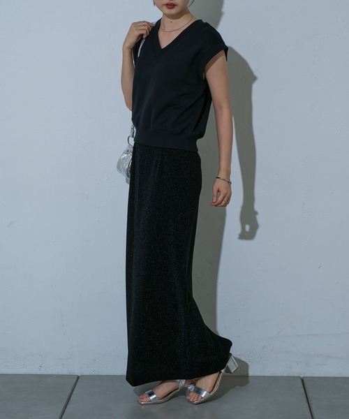 COLONY 2139（コロニートゥーワンスリーナイン）の「WEB・一部店舗限定 / Vネックスウエットベスト（ベスト・レディース・アイボリー/ブラック/チャコールグレー・FREE）」の19枚目の写真