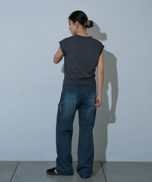 COLONY 2139（コロニートゥーワンスリーナイン）の「WEB・一部店舗限定 / Vネックスウエットベスト（ベスト・レディース・アイボリー/ブラック/チャコールグレー・FREE）」の12枚目の写真