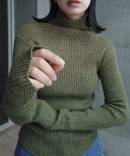 y/m by RIKA（イムバイリカ）の「MIXニットハイネックトップス（ニット/セーター・レディース・ベージュ/チャコールグレー/カーキ・FREE）」の3枚目の写真