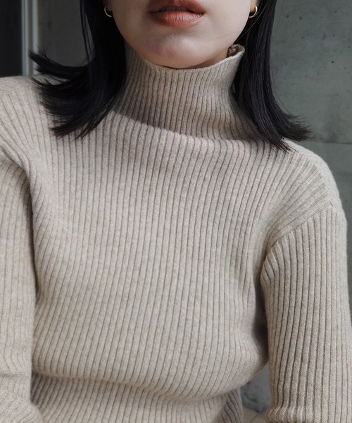 y/m by RIKA（イムバイリカ）の「MIXニットハイネックトップス（ニット/セーター・レディース・ベージュ/チャコールグレー/カーキ・FREE）」の4枚目の写真