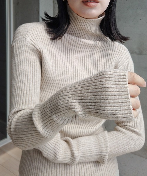 y/m by RIKA（イムバイリカ）の「MIXニットハイネックトップス（ニット/セーター・レディース・ベージュ/チャコールグレー/カーキ・FREE）」の5枚目の写真