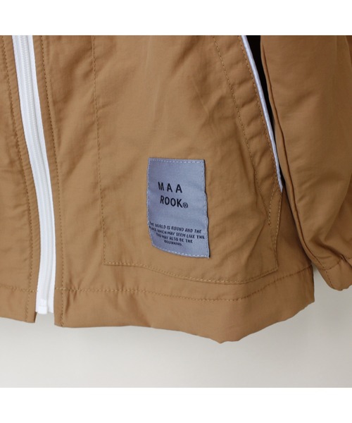 maarook（マルーク）の「【フード収納可】タフタマウンテンパーカー（ブルゾン・キッズ・オレンジ/ベージュ・150cm/140cm）」の4枚目の写真