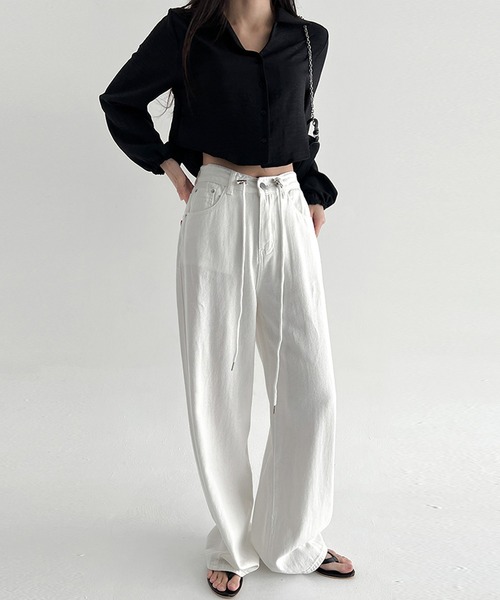 LAFFMO（ラフモ）の「ドロスト付きワイドデニムパンツ（デニムパンツ・レディース・ホワイト/ブルー・L/M）」の3枚目の写真