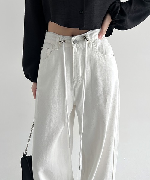 LAFFMO（ラフモ）の「ドロスト付きワイドデニムパンツ（デニムパンツ・レディース・ホワイト/ブルー・L/M）」の5枚目の写真